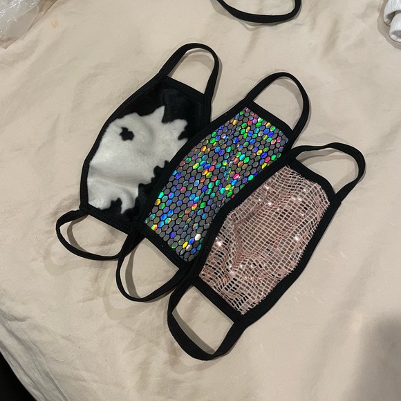 Bglittz Face Masks (pack of 3) originally bought for festivals and never used - Picture 2 of 3